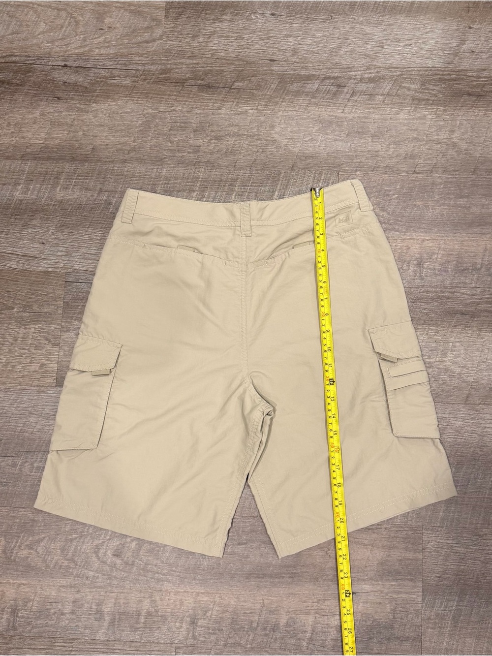 REI Sahara Cargo Shorts Women’s Size 8 Warm Sand 10” Hiking Outdoors Camping - Picture 3 of 6